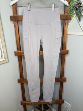 Avalanche Outdoor Supply Light Gray High-Waist Pocket Leggings